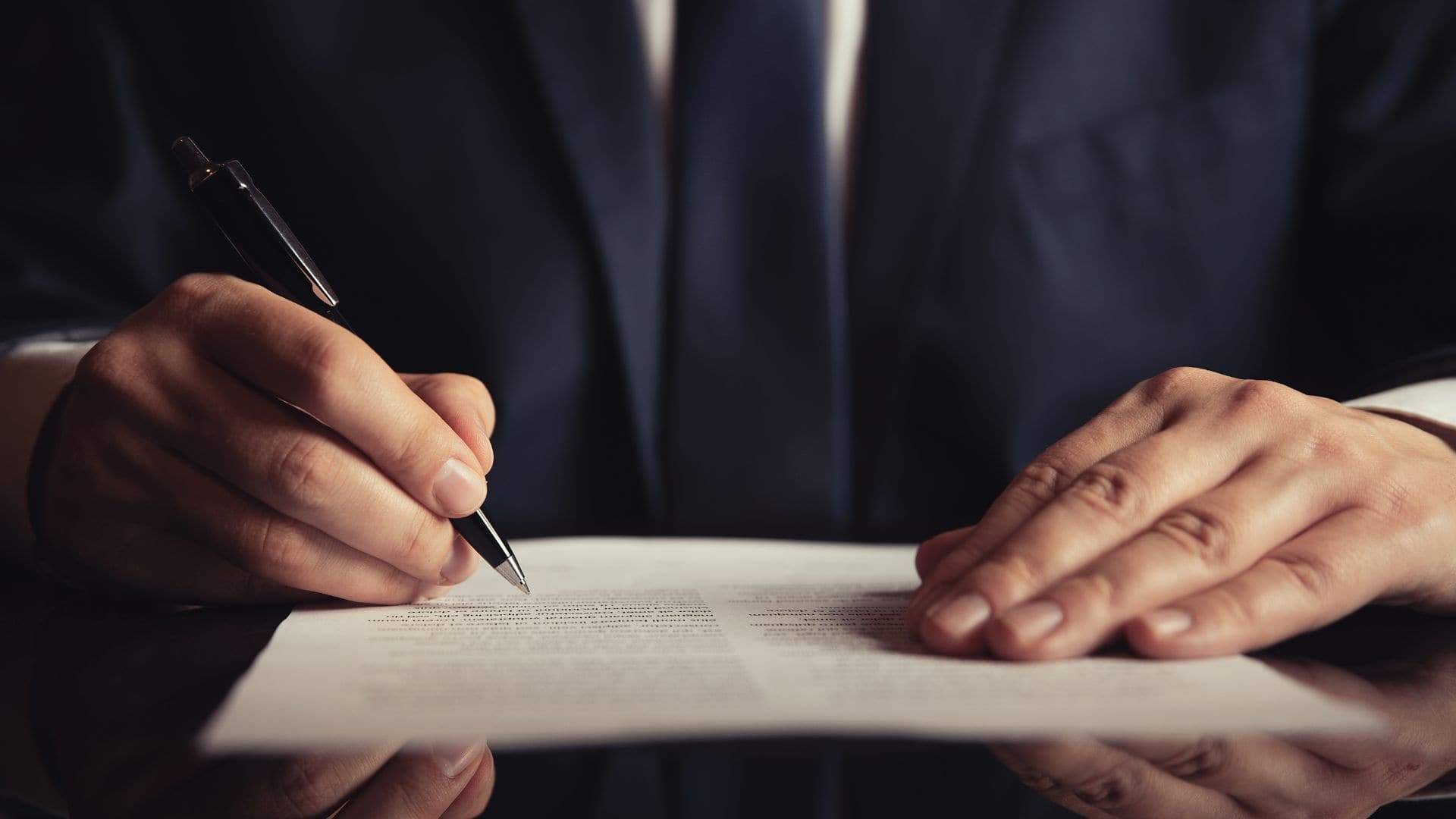 Descubra quem tem direito à progressão de regime e como solicitar este benefício. Entenda o processo e conte com a ajuda de um advogado.
